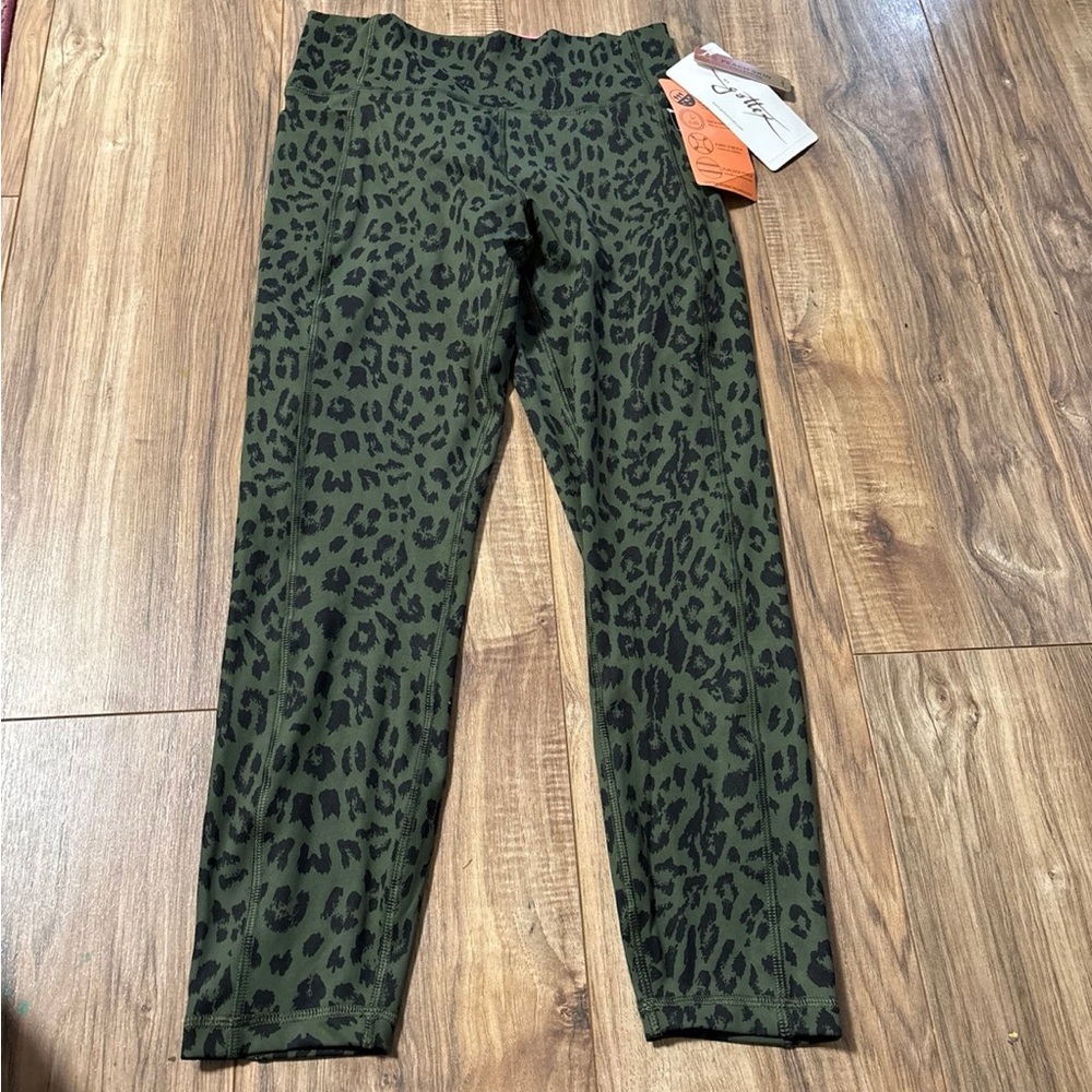 Gottex Green Leopard Print cropped leggings